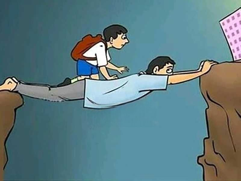 قبِّلْ يديه